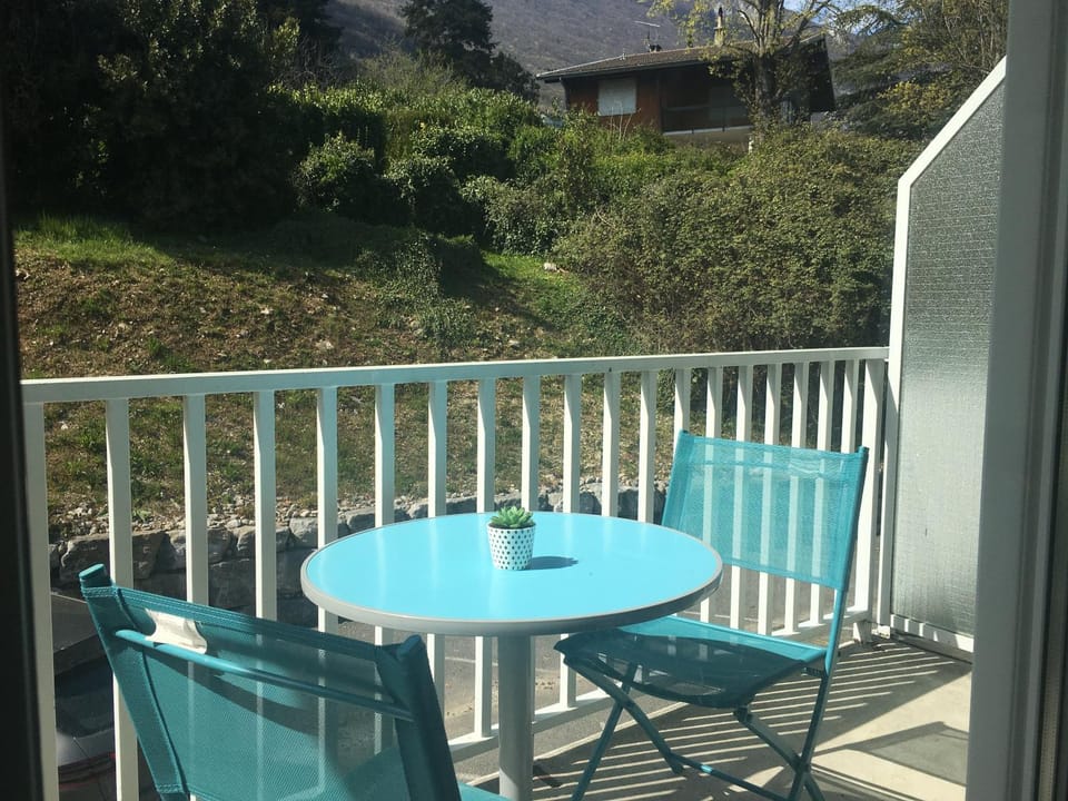 Joli petit studio au bord du lac Apartment in Auvergne-Rhône-Alpes