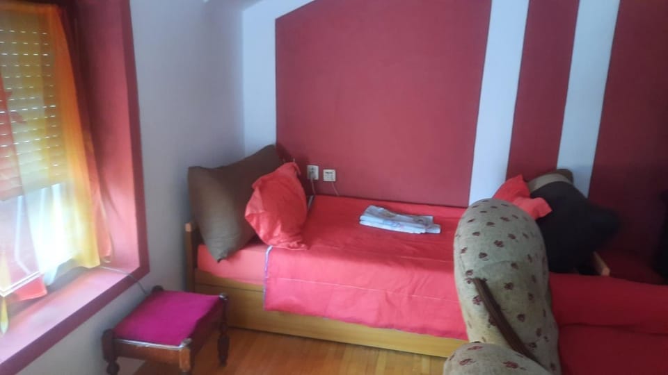 Stan za iznajmuvanje so parking,blisku do centar. Apartment in North Macedonia