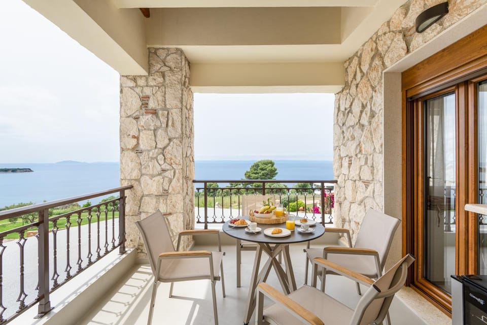 View (from property/room), Balcony/Terrace, Sea view