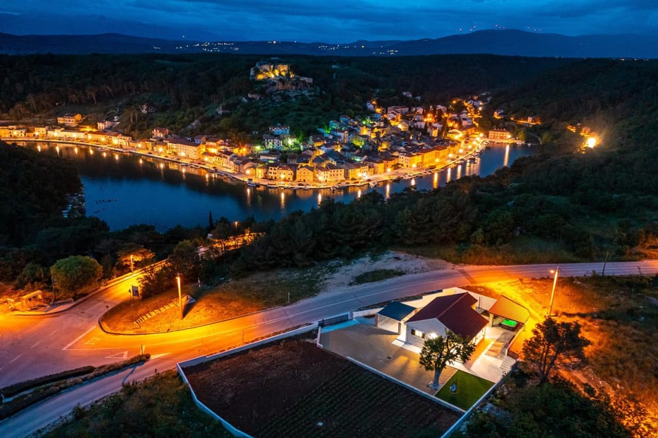 Property building, Night, Neighbourhood, Natural landscape, Bird's eye view, City view, Mountain view
