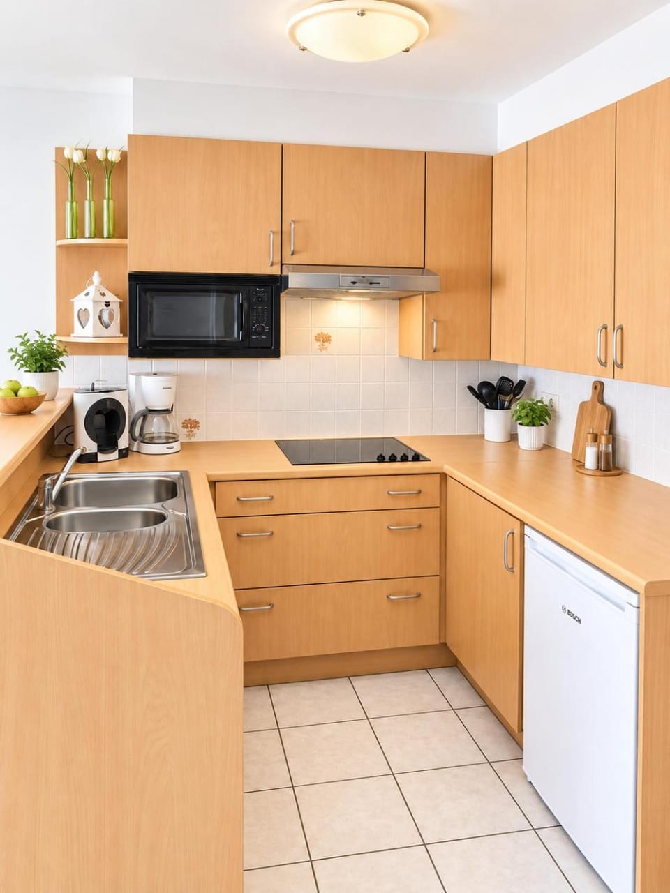 Kitchen or kitchenette, kitchen