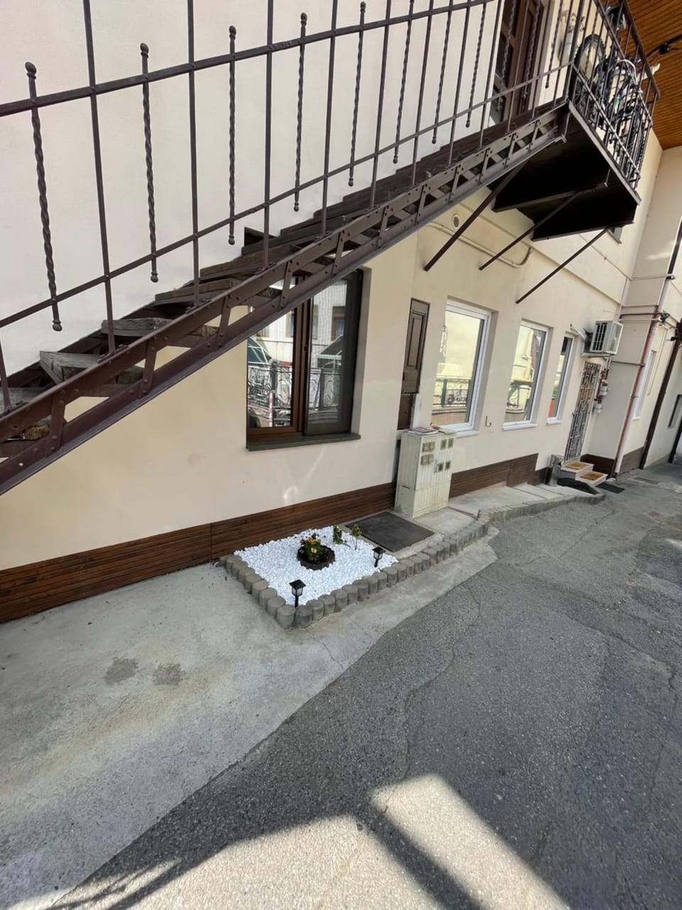 Facade/entrance