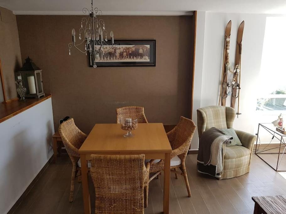 Las mejores vistas del valle. Apartmento 65m.WIFI Apartment in Catalonia