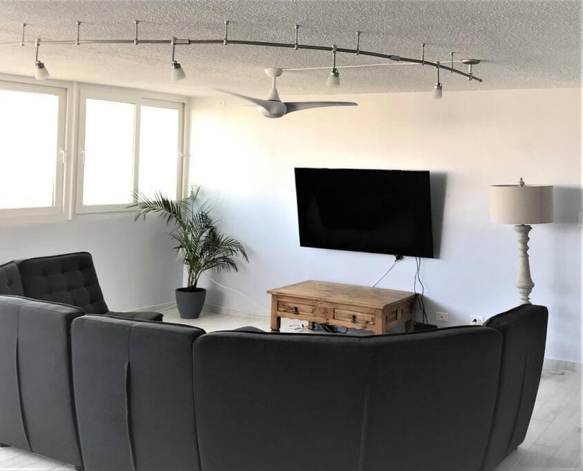 Beach Rental LUX Apt 3BR-2BTH+Sofabed+City & Ocean View Apartment in Carolina