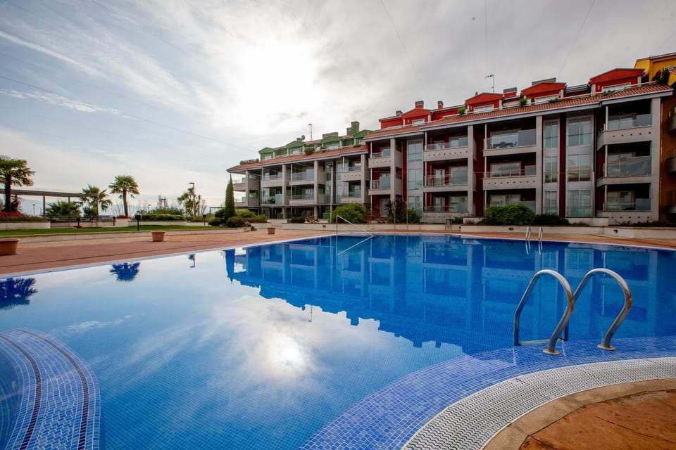 Property building, Pool view, Swimming pool