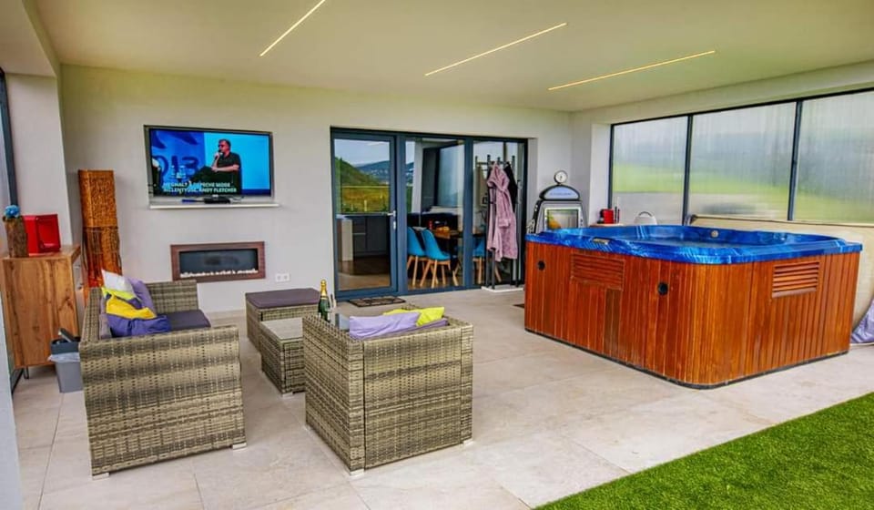 Hot Tub, Balcony/Terrace