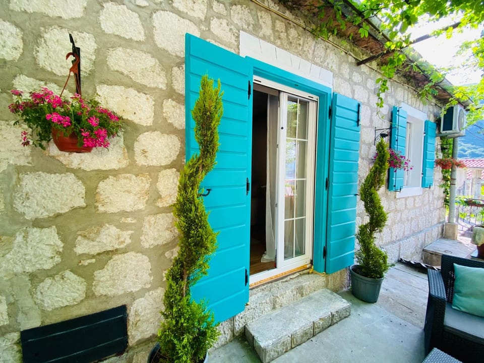 Patio, Facade/entrance, Balcony/Terrace, Balcony/Terrace