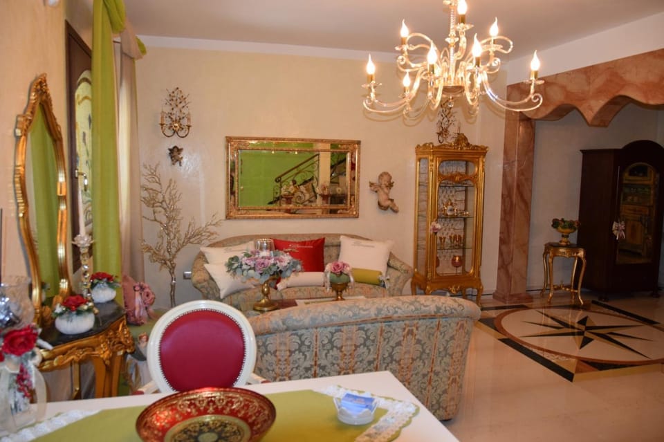 Queen's Luxurious House Bed and Breakfast in Gallipoli