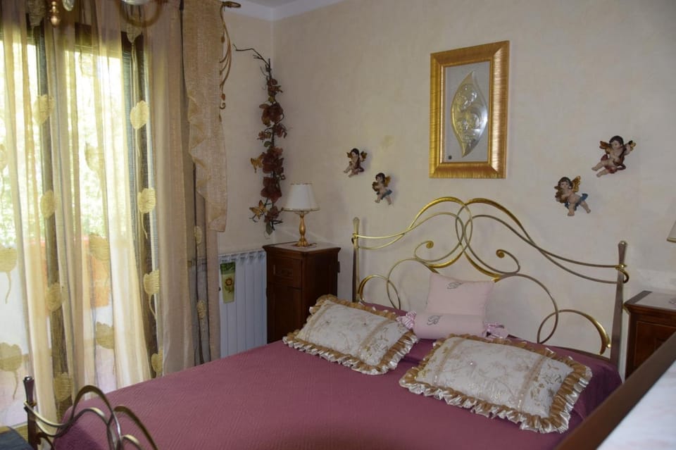 Queen's Luxurious House Bed and Breakfast in Gallipoli