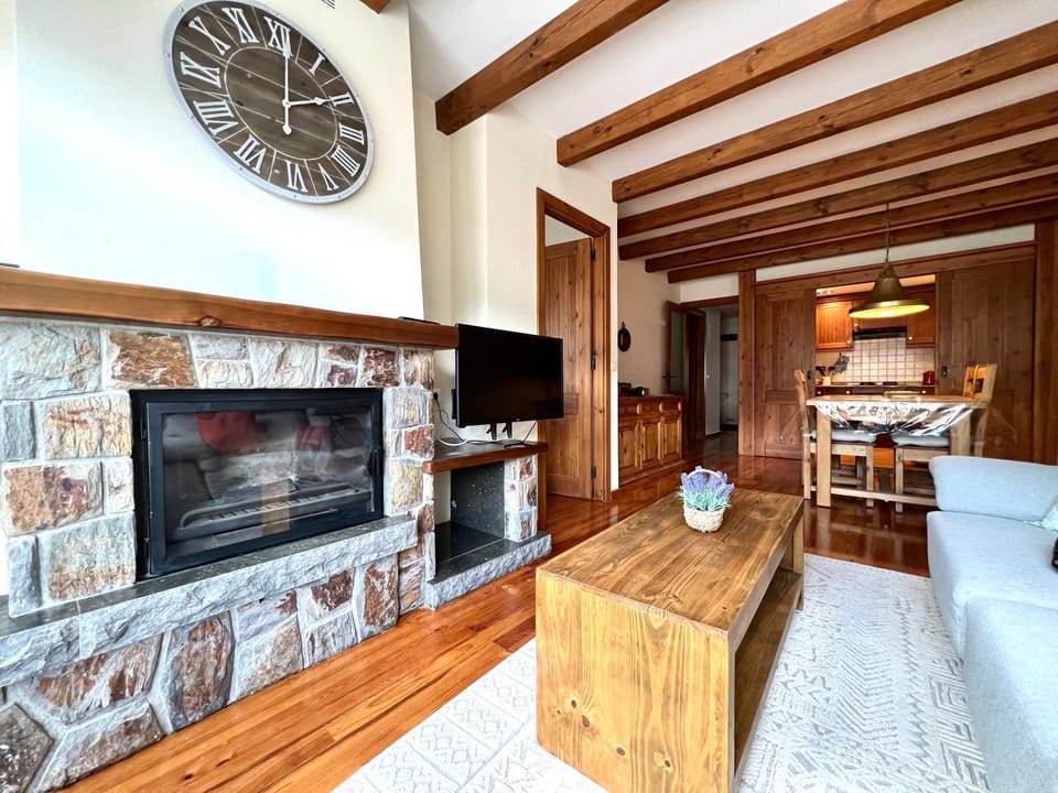 Communal lounge/ TV room, Living room, Lounge or bar