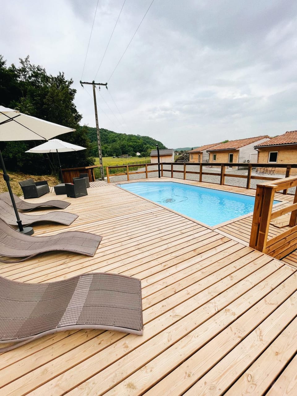 Property building, Balcony/Terrace, Swimming pool