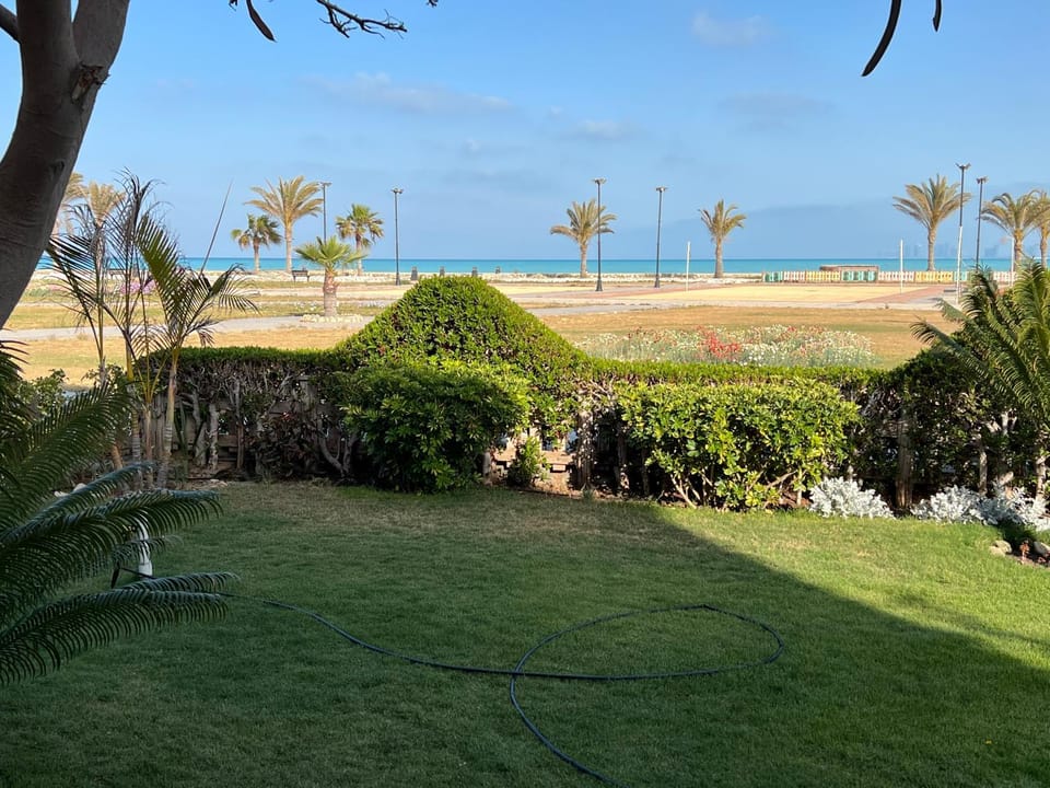 Lazorde bay sea front family chalet first row with garden سيدي عبد الرحمن الساحل الشمالي لازرودي باي Chalet in Egypt
