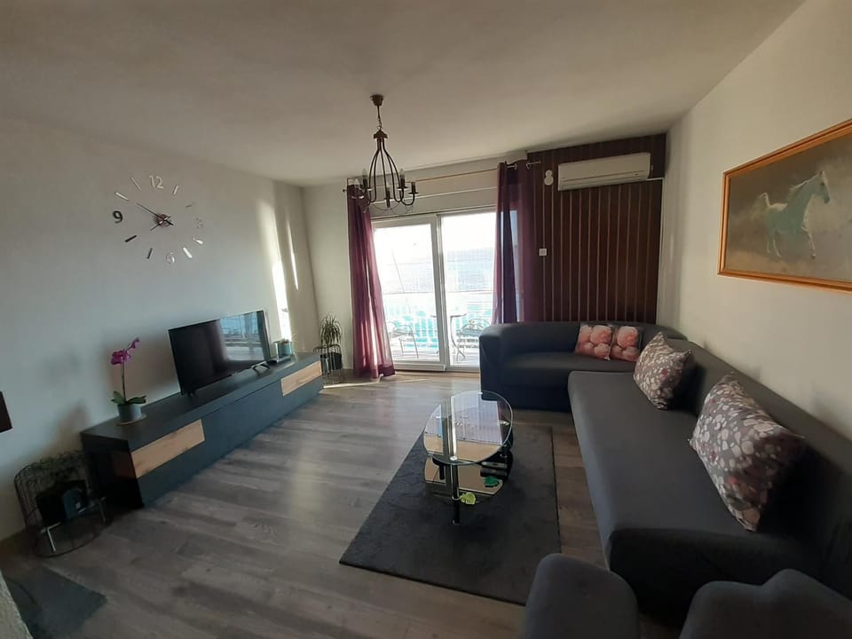 Living room, Sea view