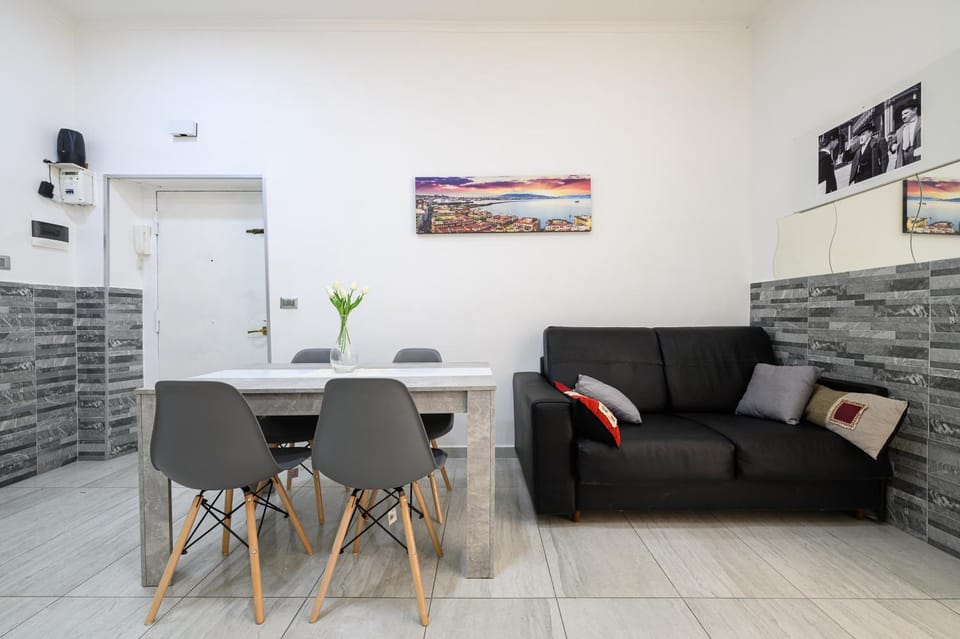 Manu Family House Apartment in Naples