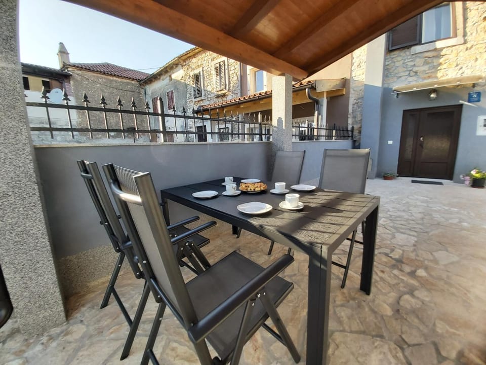 Day, Balcony/Terrace, Seating area