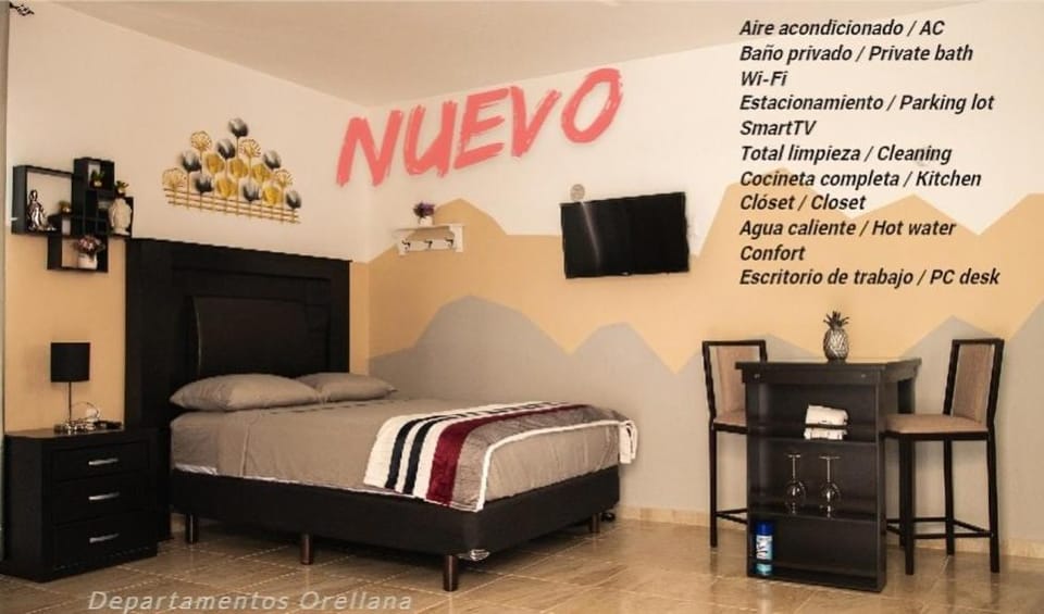 Bed, TV and multimedia, Dining area, Bedroom