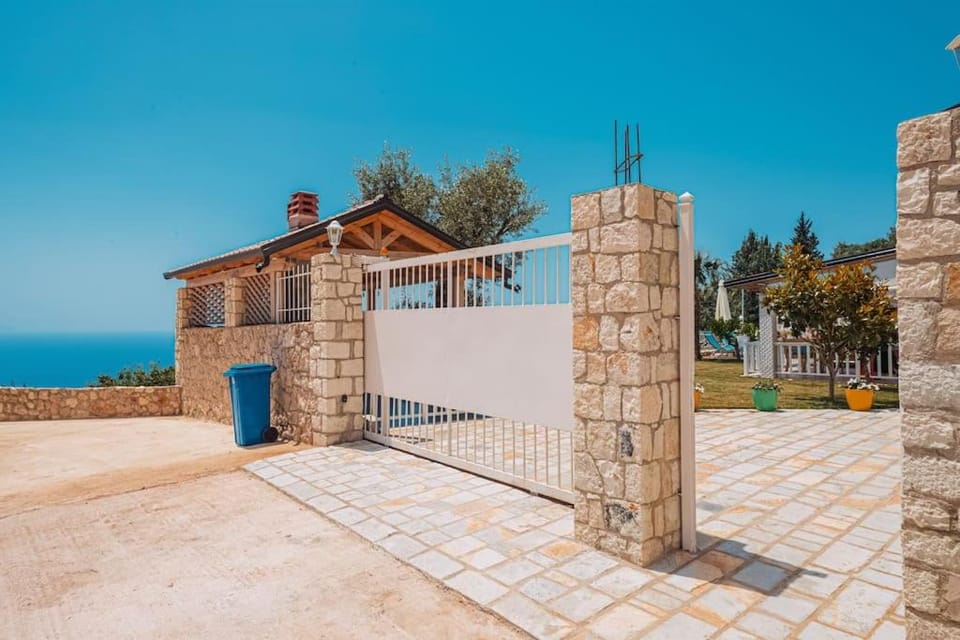 Vila&Apartments Kadare Bed and Breakfast in Vlorë County, Albania