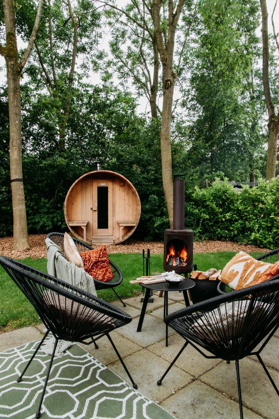Retro Chic Wellness met hottub & sauna House in Gelderland, Netherlands