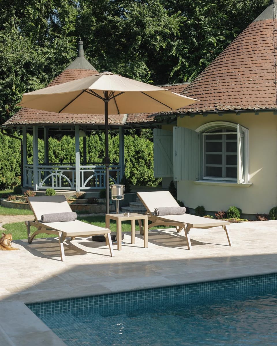 Garden, Pets, Pool view