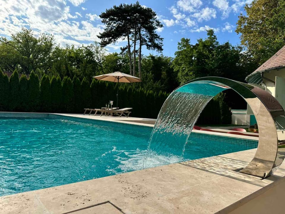 Pool view, Swimming pool, sunbed