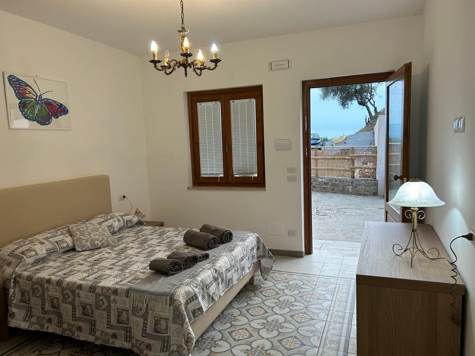 Villa Elena - Terra dei Miti - Agropoli, Ogliastro Cilento Farm Stay in Campania