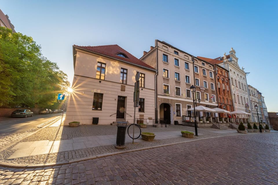 Property building, Street view