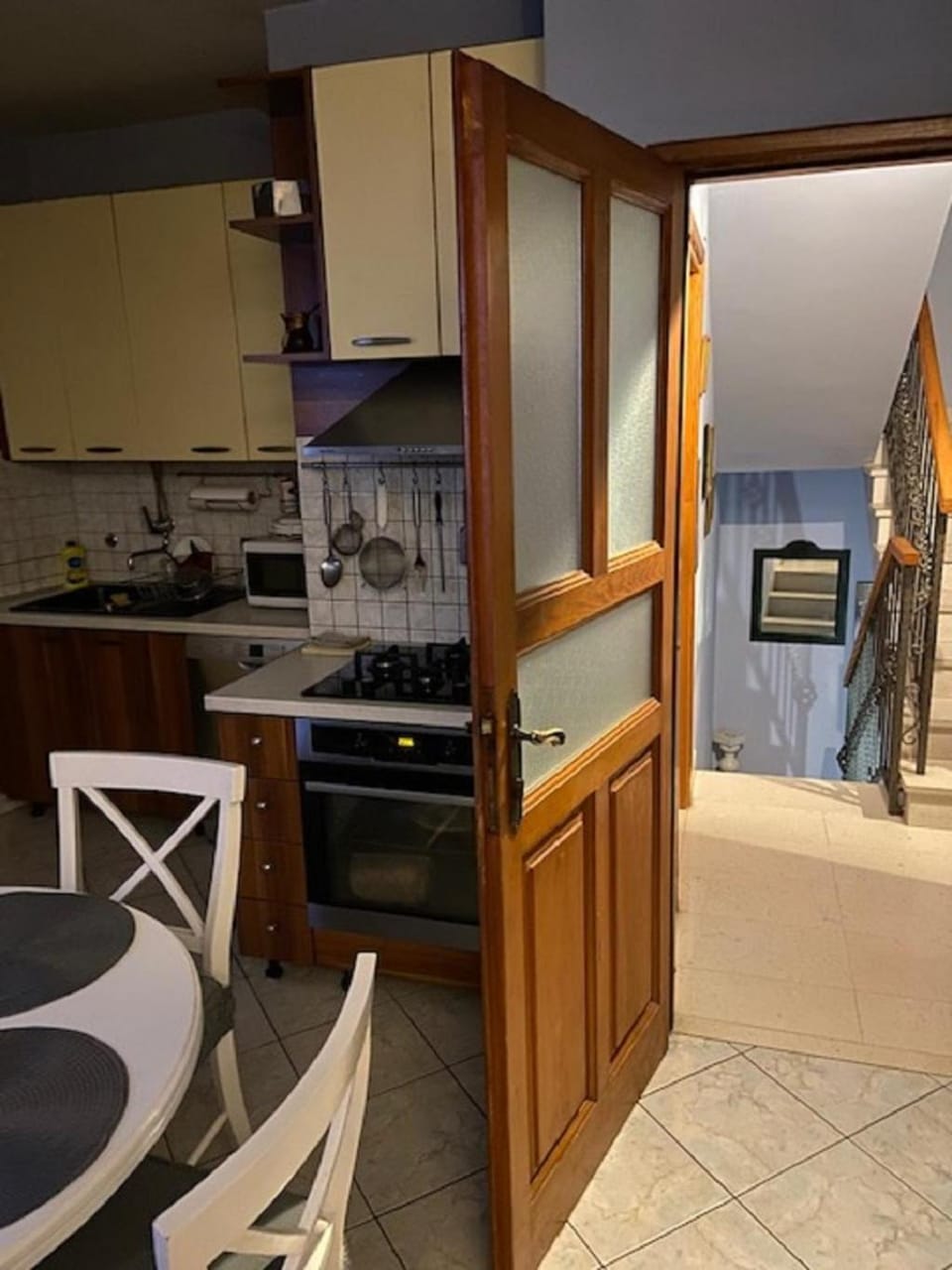 Dining area, kitchen