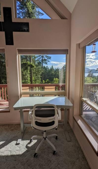 Villa w/ Amazing Bay Views Near Beach w/ Garden, Ping Pong Villa in Washington