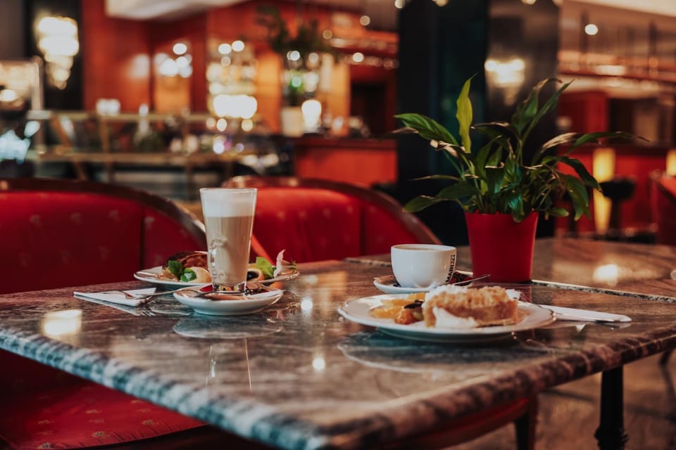 Restaurant/places to eat, Food and drinks, Food