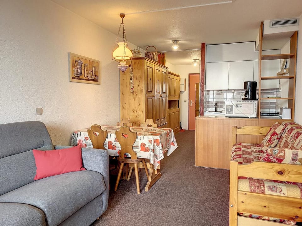 Studio lumineux avec balcon proche des pistes - FR-1-275-155 Apartment in Montvalezan