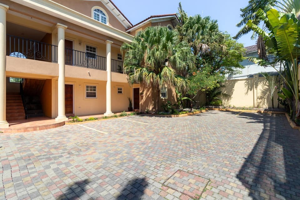 Property building, Neighbourhood, Natural landscape, Garden, Garden view, Garden view, Inner courtyard view, Parking
