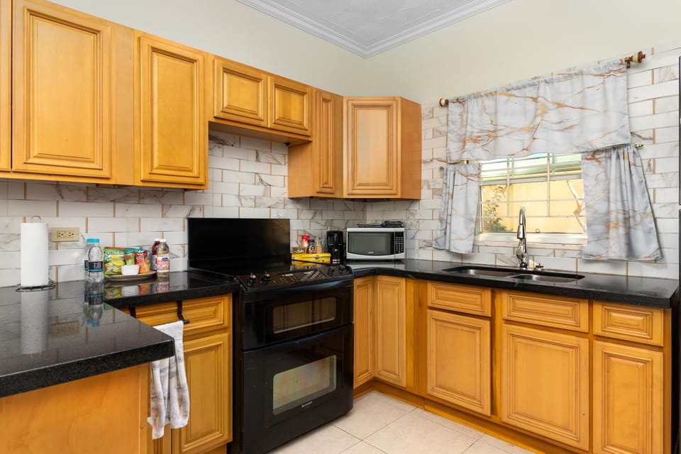 Coffee/tea facilities, Drinks, minibar, oven, pet friendly, stove