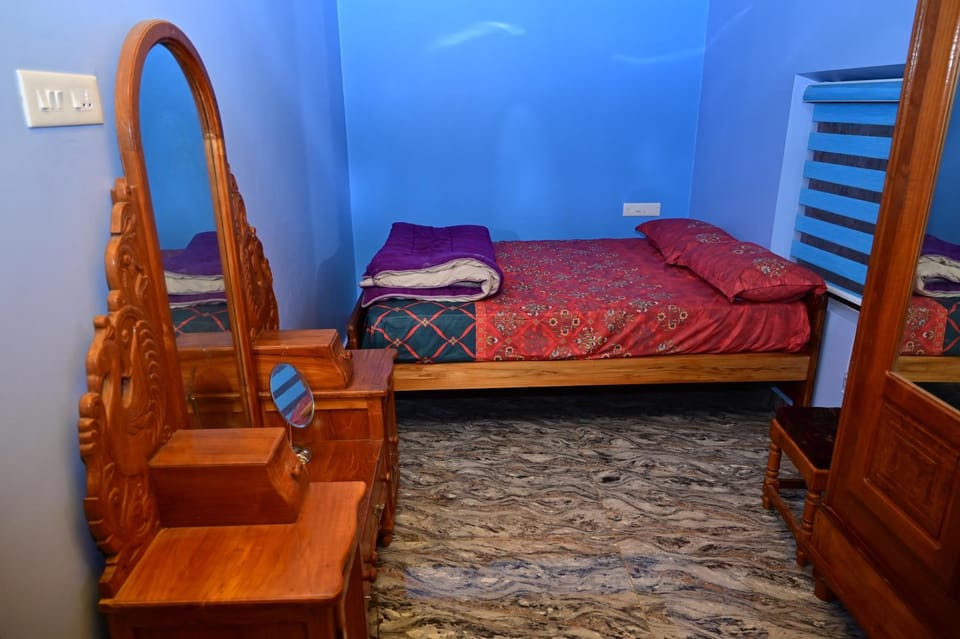Photo of the whole room, Bedroom