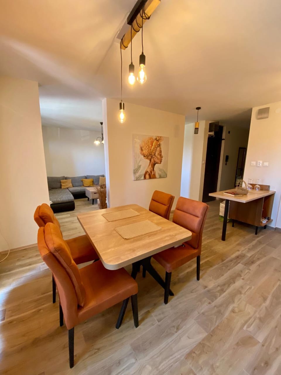Seating area, Dining area