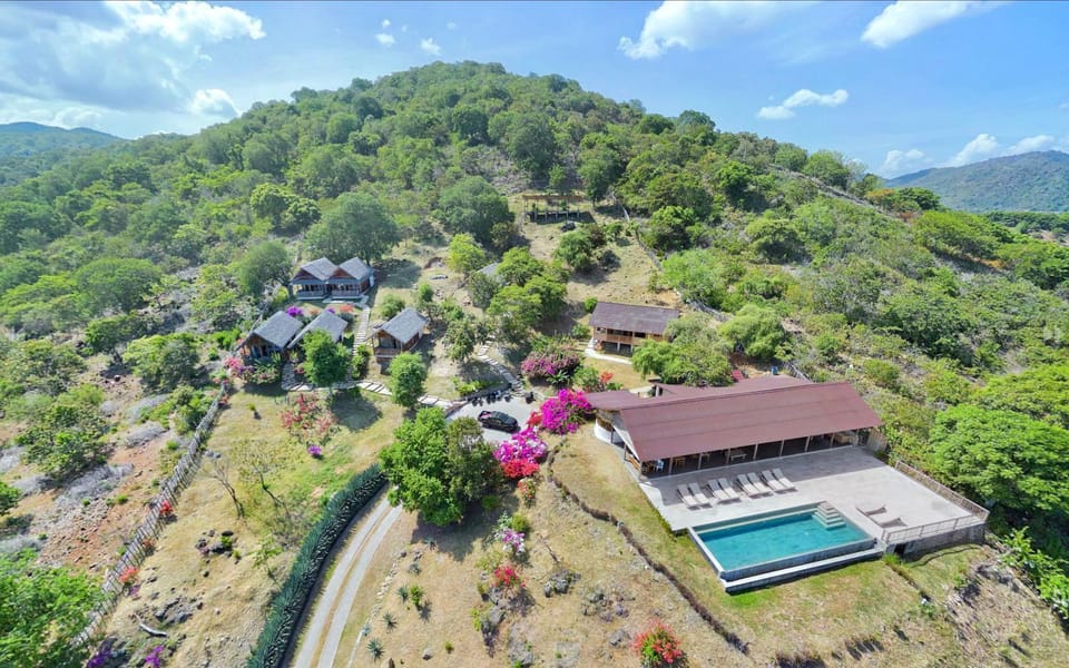 Property building, Restaurant/places to eat, Garden, Swimming pool, Parking