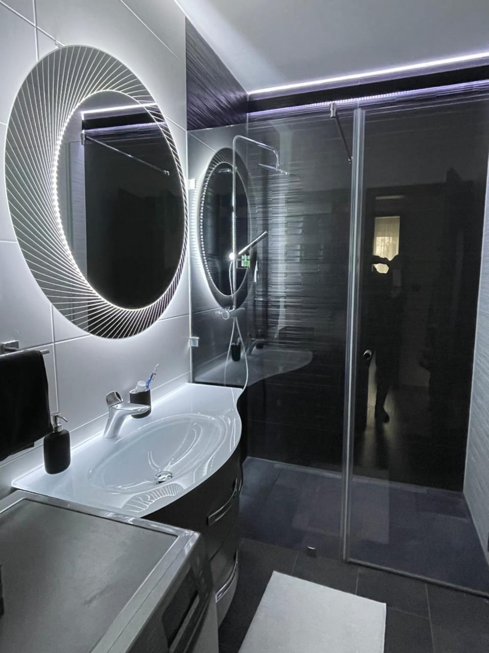 Shower, Bathroom