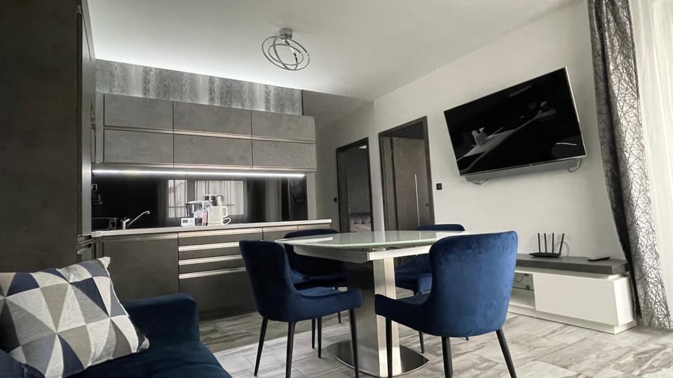 TV and multimedia, Dining area