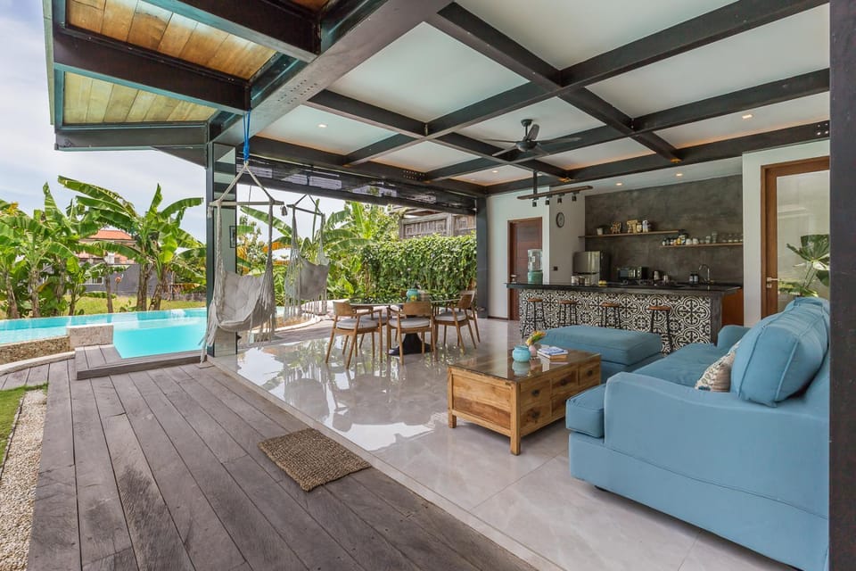 Tropical 5 BR Villa in the heart of Canggu Villa in North Kuta