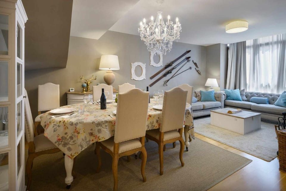 Living room, Dining area