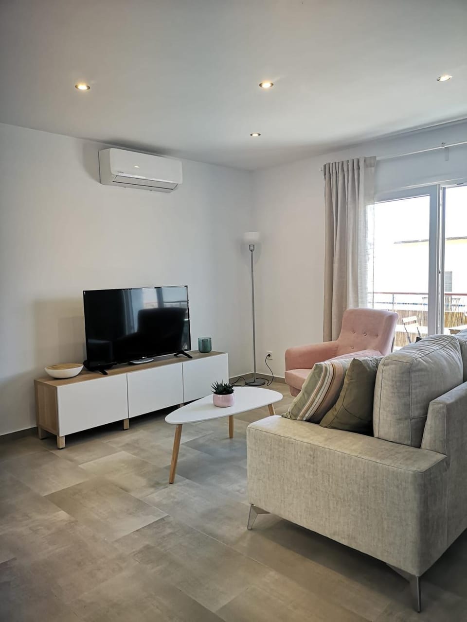 Living room, Lounge or bar
