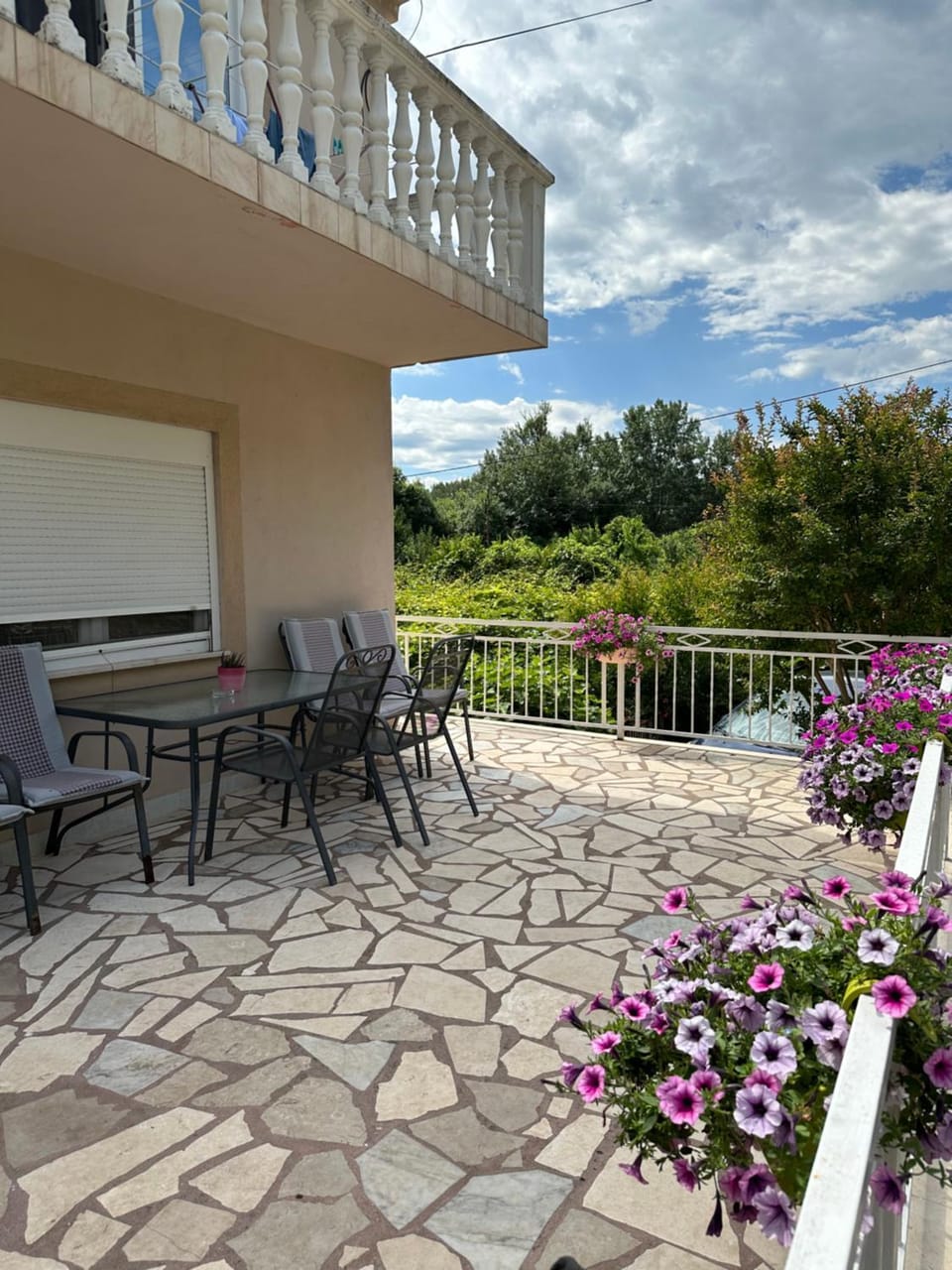 Sunny House Apartment in Dubrovnik-Neretva County