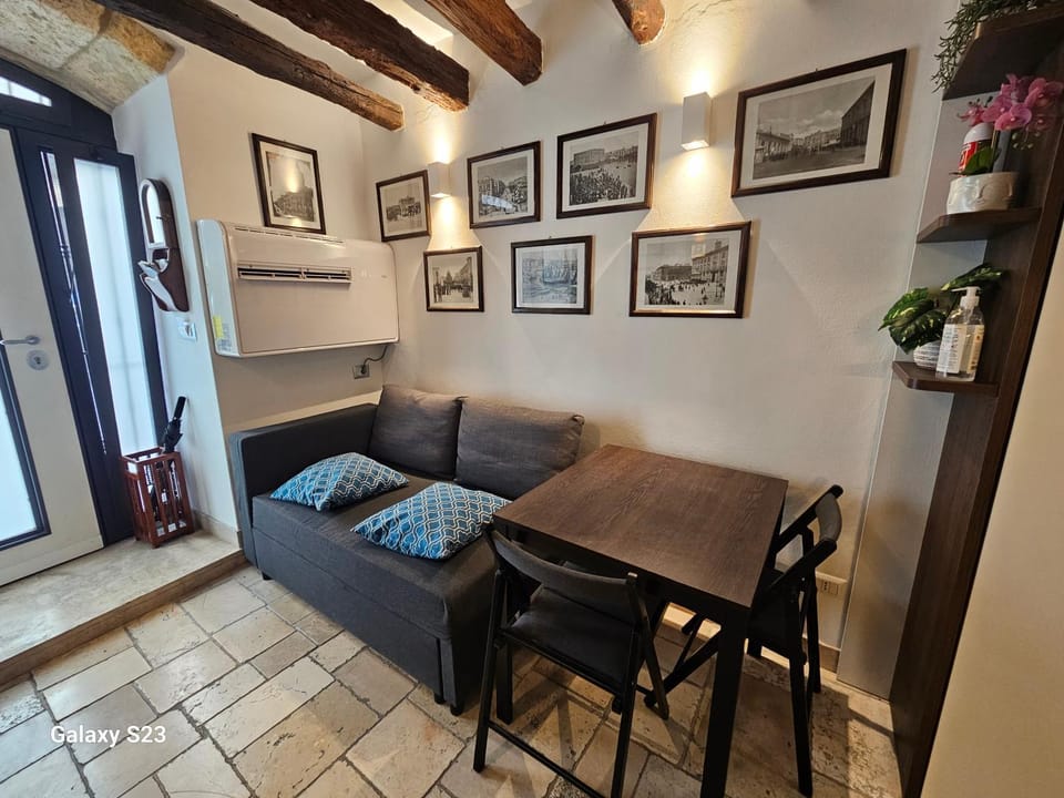 Le Antiche Travi Apartment in Bari