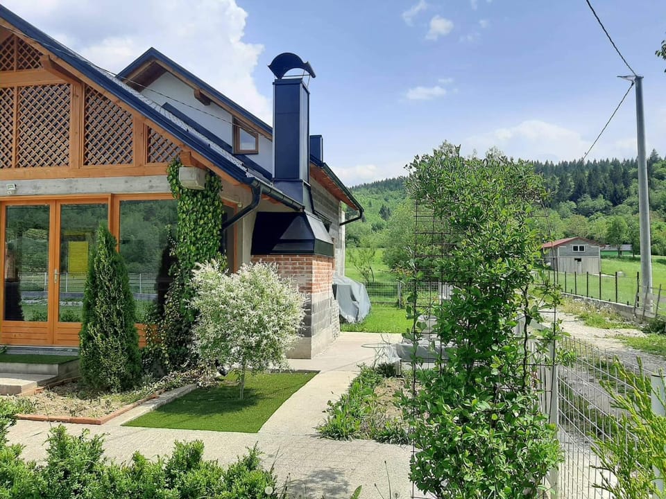 Vikendica Twins House in Federation of Bosnia and Herzegovina