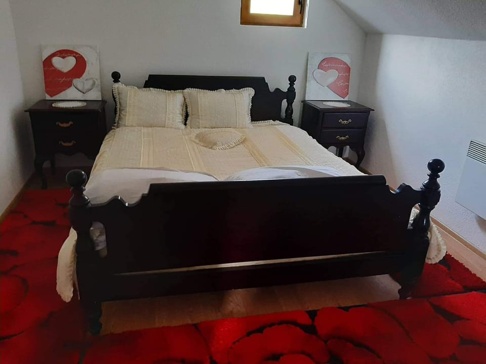Vikendica Twins House in Federation of Bosnia and Herzegovina