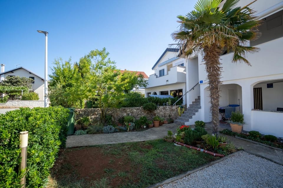 Property building, Spring, Day, Garden, Garden view, Inner courtyard view