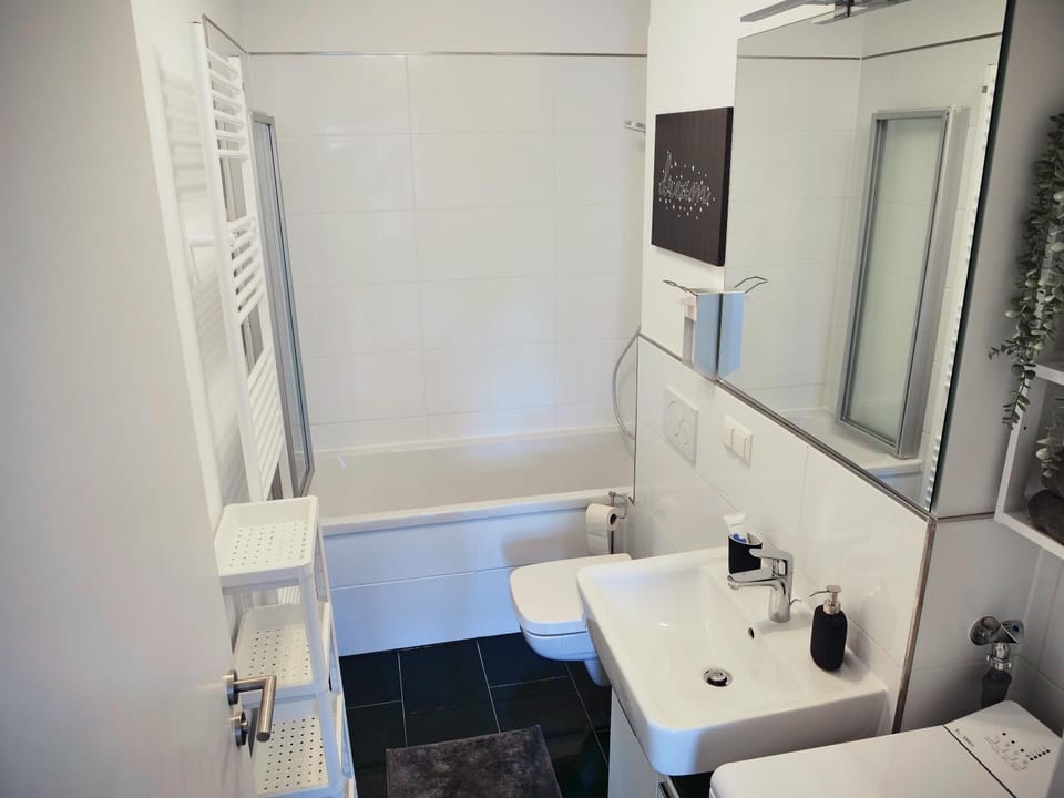 Bathroom, Bath, washing machine