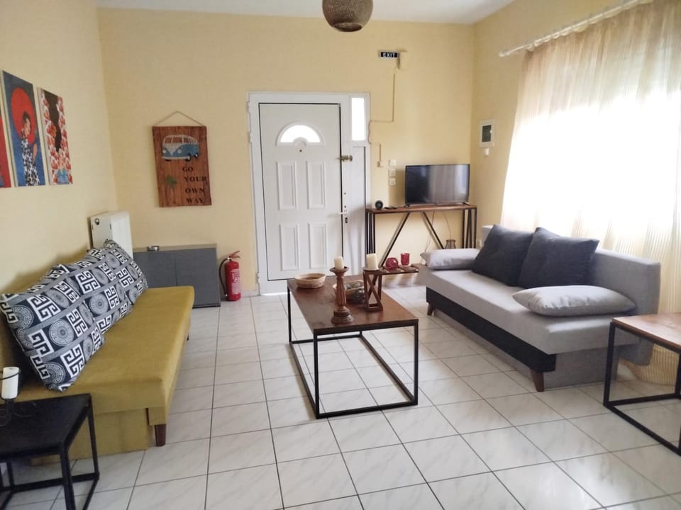 Chrissa's Place - a unique house with garden and BBQ House in Decentralized Administration of Macedonia and Thrace