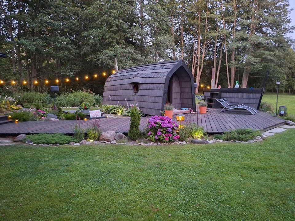 Hot Tub, Sauna