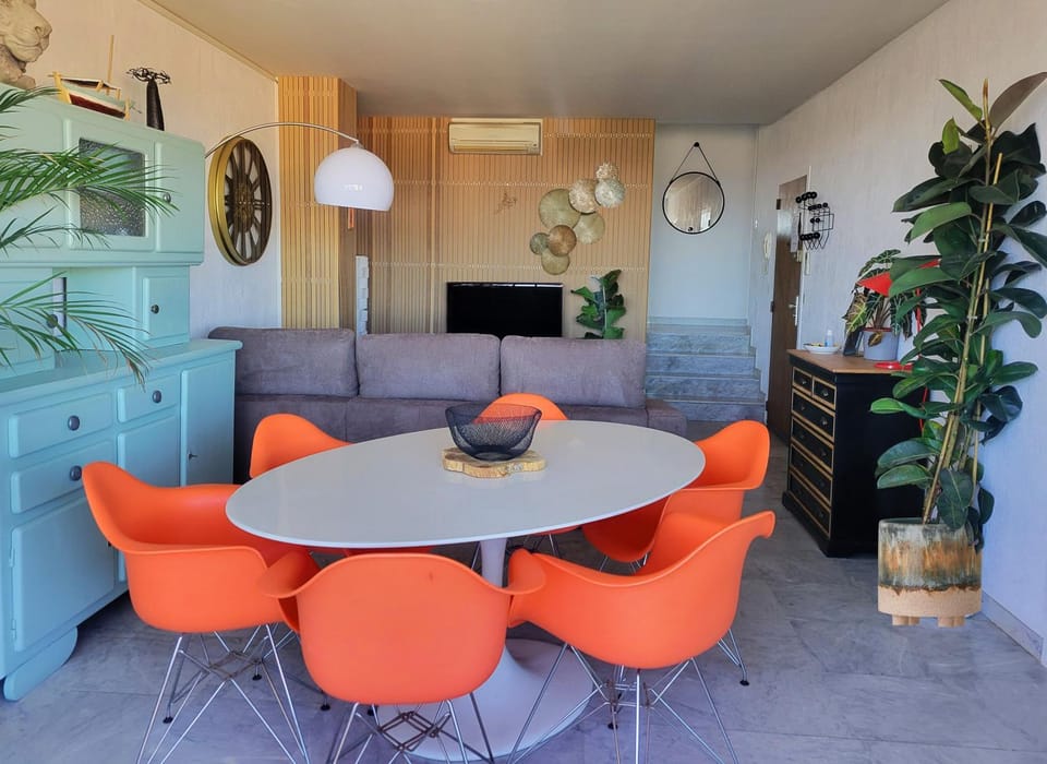 Communal lounge/ TV room, TV and multimedia, Living room, Dining area