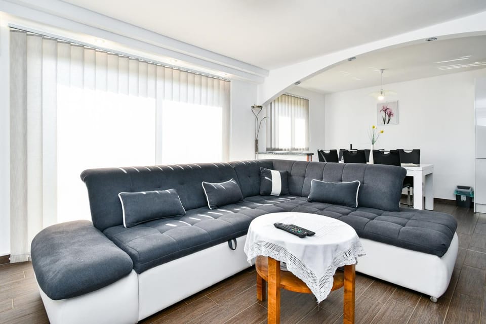 Apartman Lavanda sa bazenom i okućnicom 4* Apartment in Primorje-Gorski Kotar County